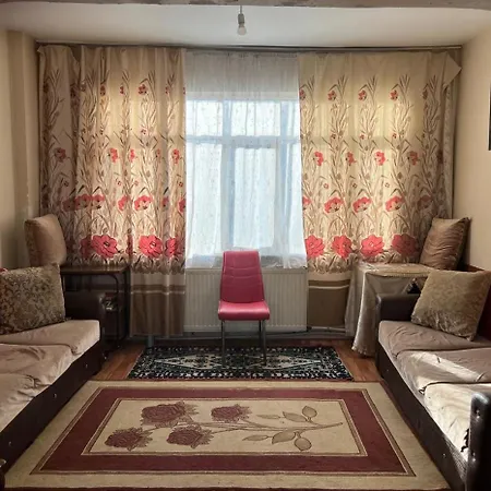 Men's In Fatih, Albergue