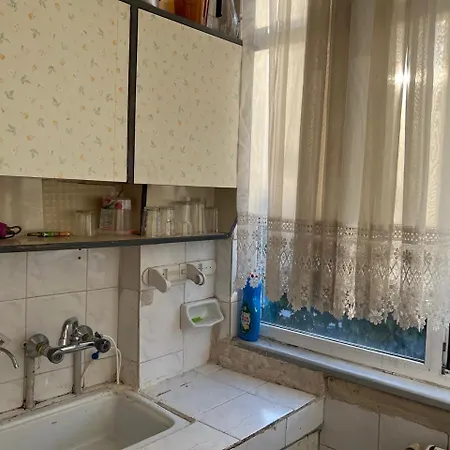 Men's In Fatih, Albergue