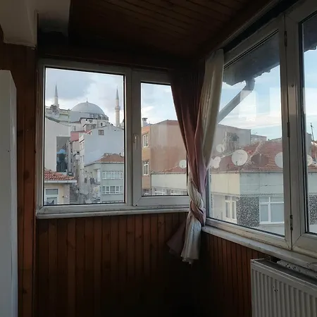 Albergue Men's In Fatih, *