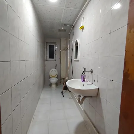 Albergue Men's In Fatih, *