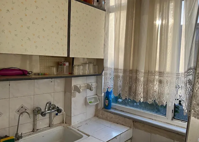 Men's In Fatih, Hostel